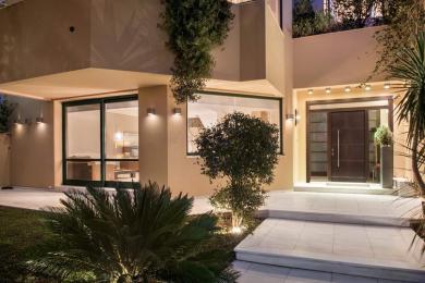 LUXURY DETACHED HOUSE WITH UNLIMITED VIEW